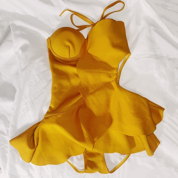 Flower Style Swimsuit - Picture 1 of 7